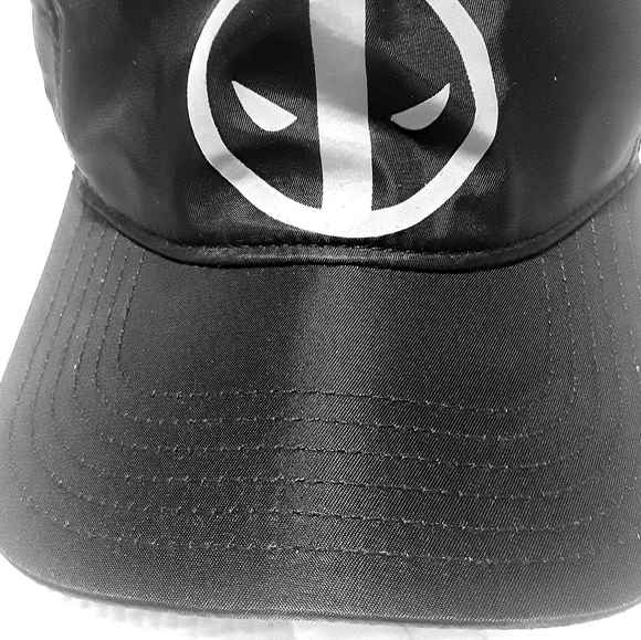 Deadpool Bioworld Marvel Cap Original Snapback Black & White Adjustable Hat - Picture 7 of 7
